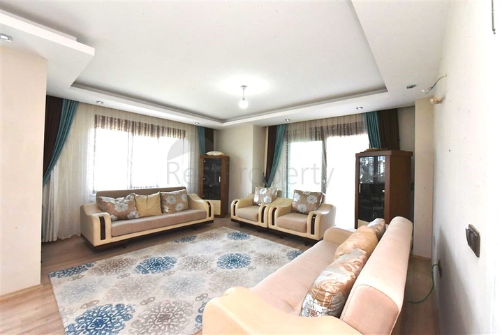 بنتهاوس 4 + 1 مع مطبخ منفصل في منطقة أوبا