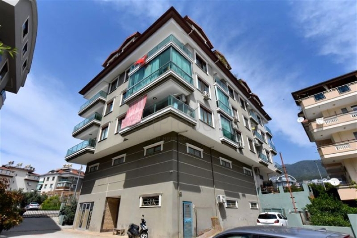 بنتهاوس 4 + 1 مع مطبخ منفصل في منطقة أوبا