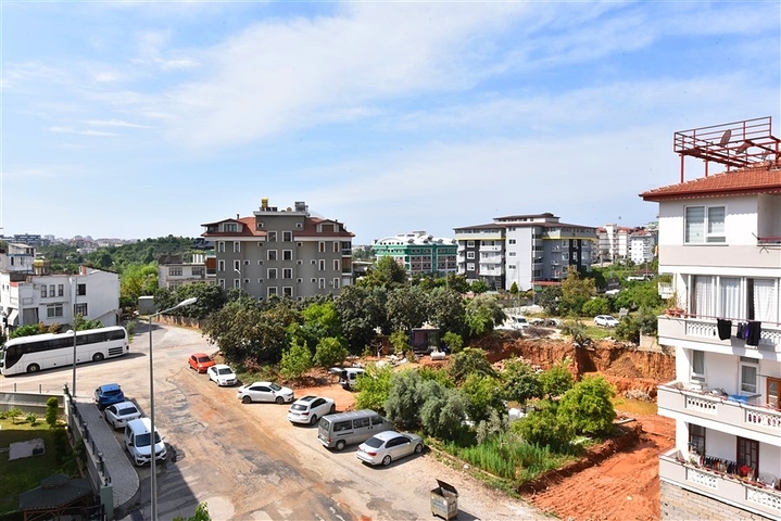 بنتهاوس 4 + 1 مع مطبخ منفصل في منطقة أوبا