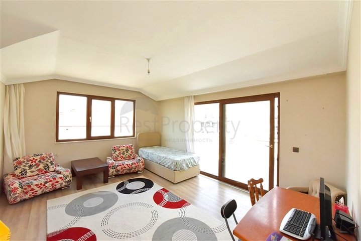 بنتهاوس 4 + 1 مع مطبخ منفصل في منطقة أوبا