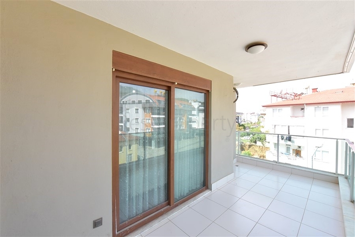 بنتهاوس 4 + 1 مع مطبخ منفصل في منطقة أوبا