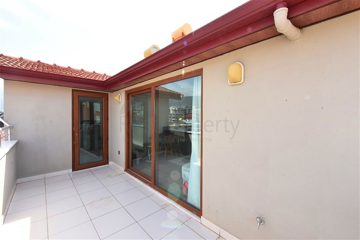 بنتهاوس 4 + 1 مع مطبخ منفصل في منطقة أوبا