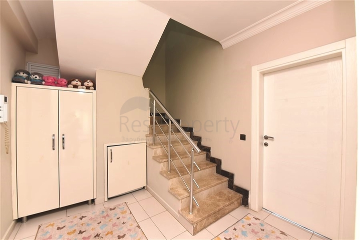 بنتهاوس 4 + 1 مع مطبخ منفصل في منطقة أوبا