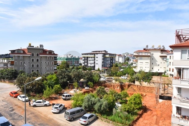 بنتهاوس 4 + 1 مع مطبخ منفصل في منطقة أوبا