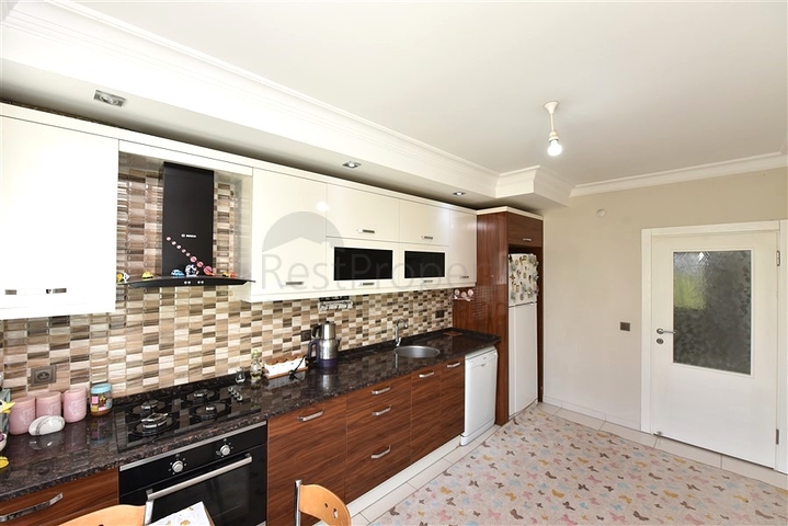 بنتهاوس 4 + 1 مع مطبخ منفصل في منطقة أوبا