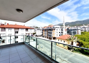 بنتهاوس 4 + 1 مع مطبخ منفصل في منطقة أوبا