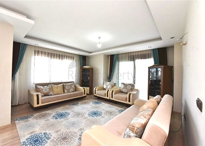 بنتهاوس 4 + 1 مع مطبخ منفصل في منطقة أوبا