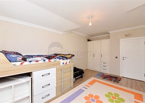 بنتهاوس 4 + 1 مع مطبخ منفصل في منطقة أوبا