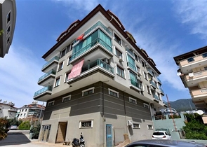 بنتهاوس 4 + 1 مع مطبخ منفصل في منطقة أوبا