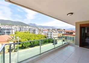 بنتهاوس 4 + 1 مع مطبخ منفصل في منطقة أوبا