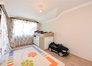 بنتهاوس 4 + 1 مع مطبخ منفصل في منطقة أوبا