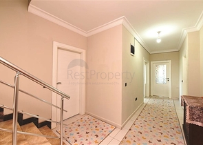 بنتهاوس 4 + 1 مع مطبخ منفصل في منطقة أوبا