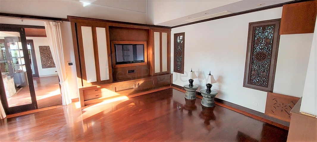 إعادة بيع الفلل في موقع مثالي