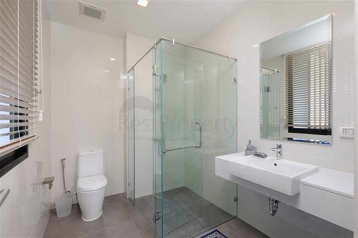 فيلا دوبلكس من ثلاث غرف نوم في مجمع جديد