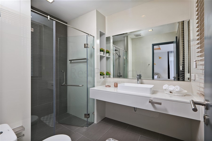 فيلا دوبلكس من ثلاث غرف نوم في مجمع جديد