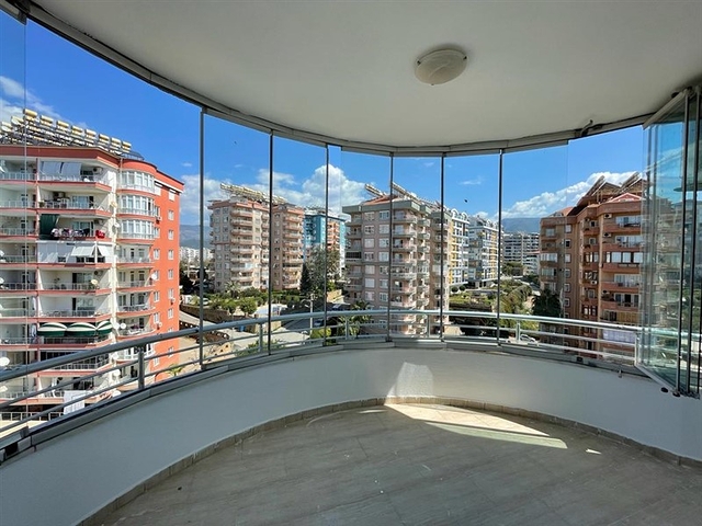 شقة فسيحة 2 + 1 في منطقة توسمور