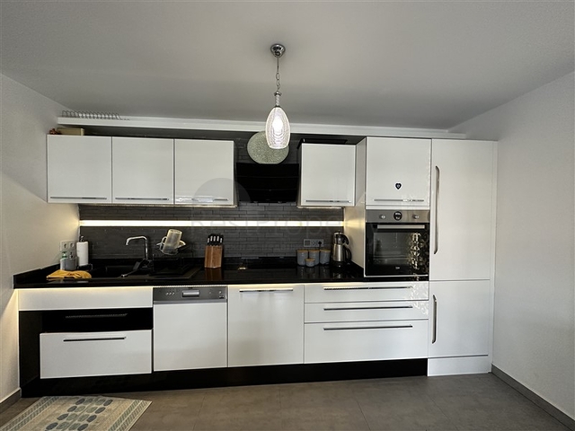 شقة من الدرجة الممتازة في منطقة أوبا