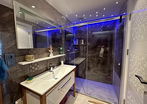 شقة من الدرجة الممتازة في منطقة أوبا