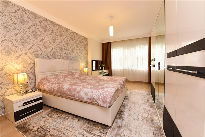 شقة فسيحة 2 + 1 على بعد 150 متر فقط من البحر في منطقة أوبا