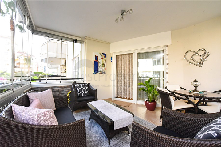 شقة فسيحة 2 + 1 على بعد 150 متر فقط من البحر في منطقة أوبا