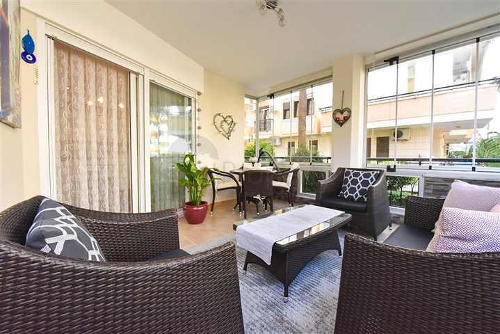 شقة فسيحة 2 + 1 على بعد 150 متر فقط من البحر في منطقة أوبا