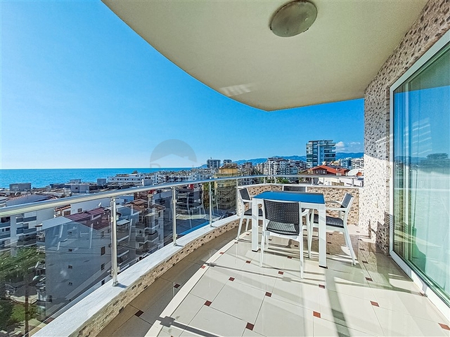 شقة من غرفتي نوم في منطقة محمودلار مع إطلالات على البحر والجبل