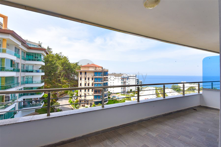 بنتهاوس 3+1 في منطقة كارجيجاك مع إمكانية الحصول على الجنسية التركية