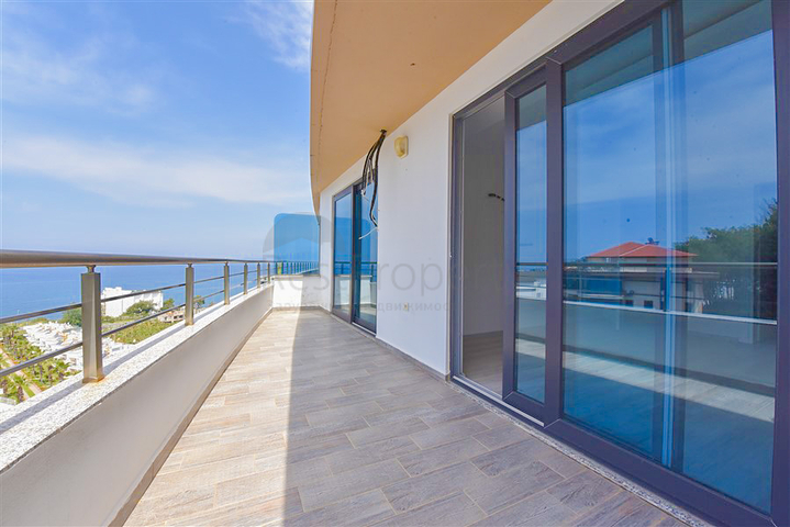 بنتهاوس 3+1 في منطقة كارجيجاك مع إمكانية الحصول على الجنسية التركية