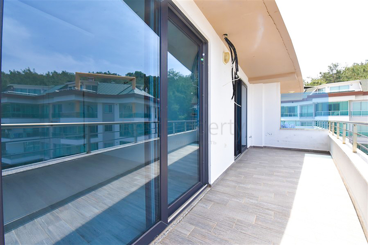 بنتهاوس 3+1 في منطقة كارجيجاك مع إمكانية الحصول على الجنسية التركية