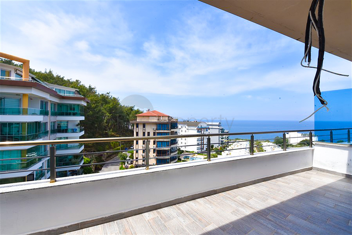 بنتهاوس 3+1 في منطقة كارجيجاك مع إمكانية الحصول على الجنسية التركية