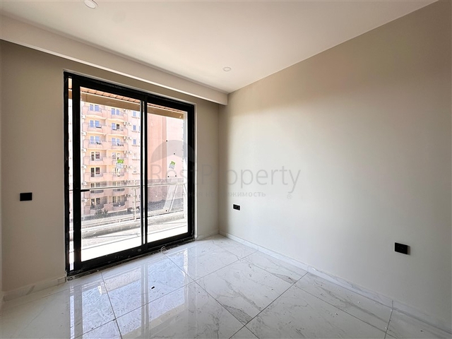 1 + 1 في مجمع جديد في كليوباترا