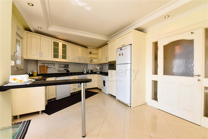 شقة 3 + 1 في وسط ألانيا