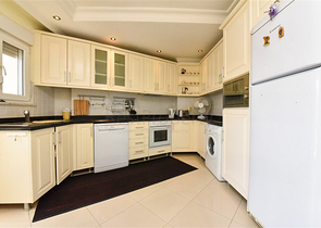 شقة 3 + 1 في وسط ألانيا