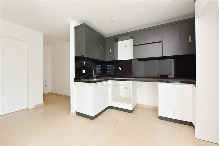 شقة 2+1 في منطقة كارجيجاك الخلابة ، على بعد 300 متر فقط من البحر