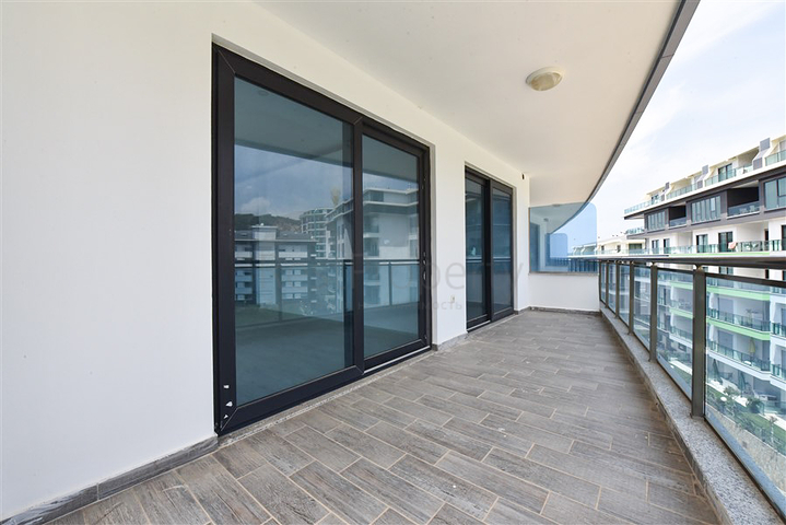 شقة 2+1 في منطقة كارجيجاك الخلابة ، على بعد 300 متر فقط من البحر