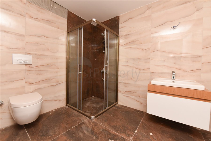 شقة 2+1 في منطقة كارجيجاك الخلابة ، على بعد 300 متر فقط من البحر