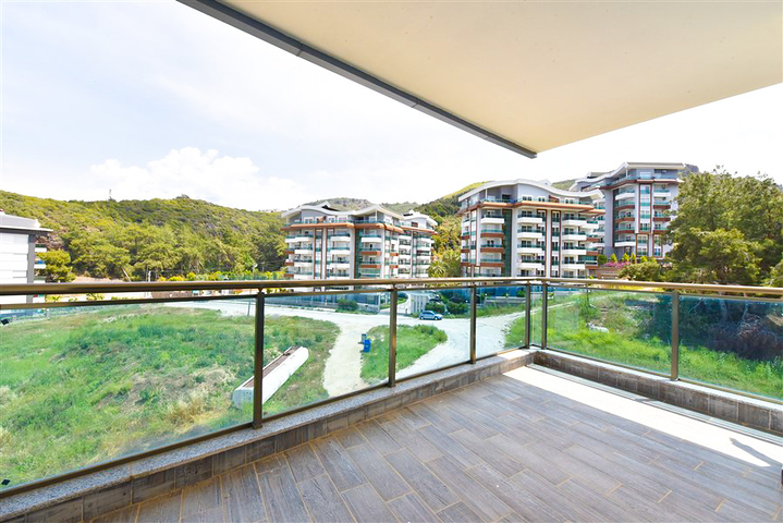 شقة 2+1 في منطقة كارجيجاك الخلابة ، على بعد 300 متر فقط من البحر