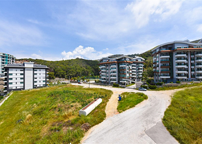 شقة 2+1 في منطقة كارجيجاك الخلابة ، على بعد 300 متر فقط من البحر