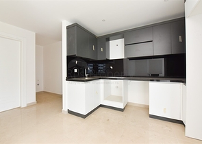 شقة 2+1 في منطقة كارجيجاك الخلابة ، على بعد 300 متر فقط من البحر