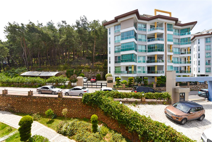 شقة 1+1 في مجمع مع بنية تحتية في منطقة كارجيجاك