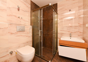 شقة 1+1 في مجمع مع بنية تحتية في منطقة كارجيجاك