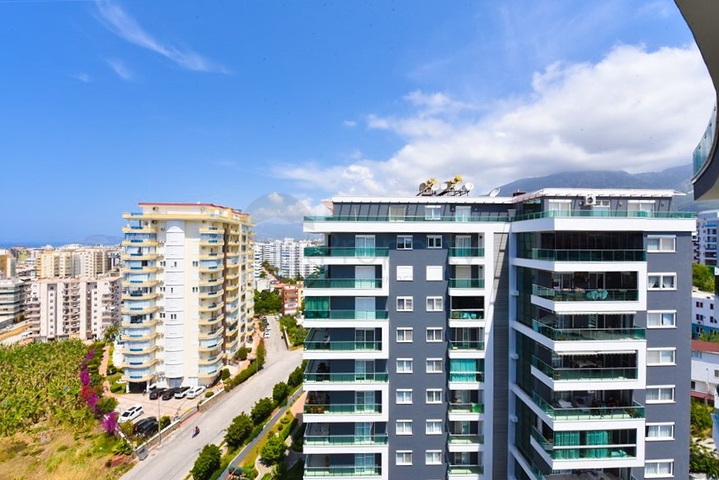 بنتهاوس واسع 3 + 1 في منطقة محمودلار