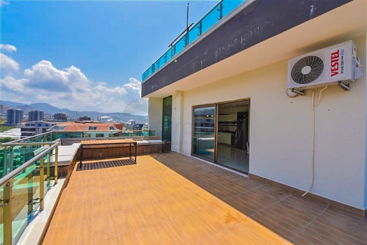 بنتهاوس واسع 3 + 1 في منطقة محمودلار