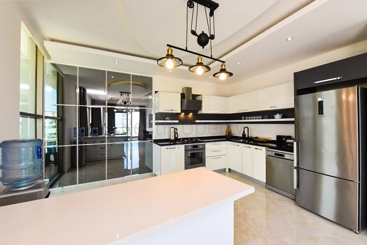 بنتهاوس واسع 3 + 1 في منطقة محمودلار