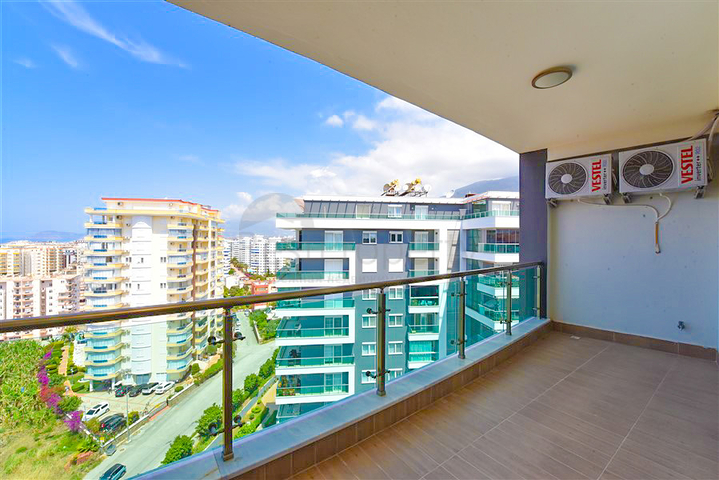 بنتهاوس واسع 3 + 1 في منطقة محمودلار