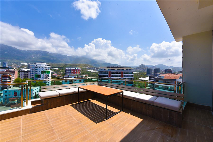 بنتهاوس واسع 3 + 1 في منطقة محمودلار