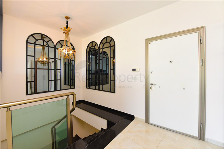 بنتهاوس واسع 3 + 1 في منطقة محمودلار