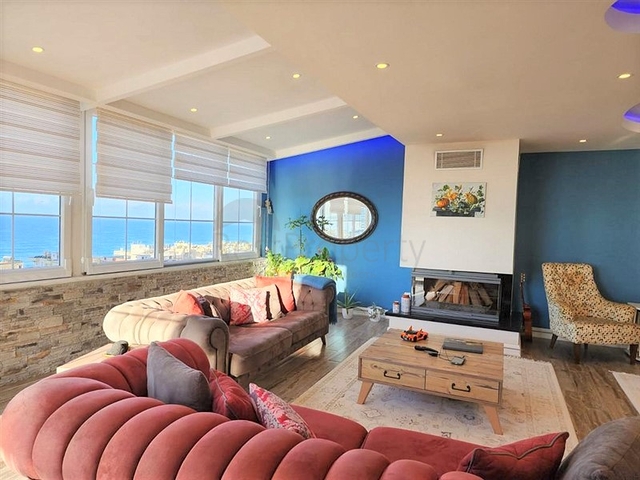 شقة فسيحة 3 + 1 مع إطلالة بانورامية على البحر