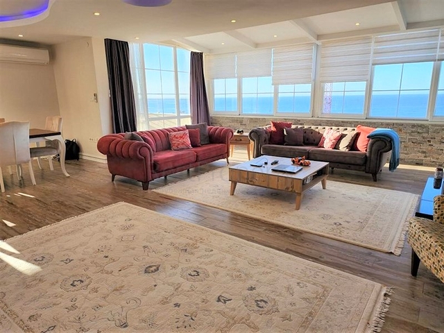 شقة فسيحة 3 + 1 مع إطلالة بانورامية على البحر