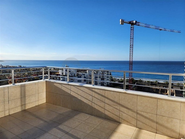 شقة فسيحة 3 + 1 مع إطلالة بانورامية على البحر